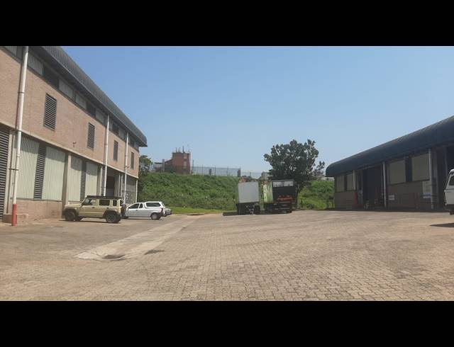 773M² WAREHOUSE TO LET IN NEW GERMANY